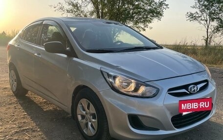 Hyundai Solaris II рестайлинг, 2013 год, 530 000 рублей, 3 фотография