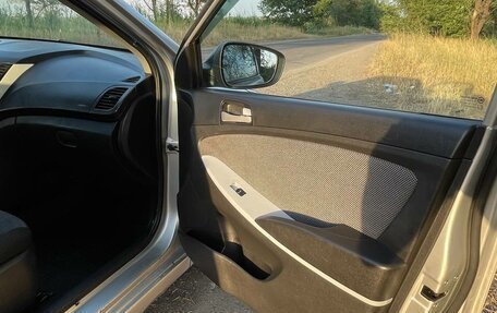 Hyundai Solaris II рестайлинг, 2013 год, 530 000 рублей, 14 фотография