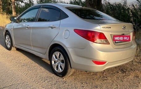 Hyundai Solaris II рестайлинг, 2013 год, 530 000 рублей, 5 фотография