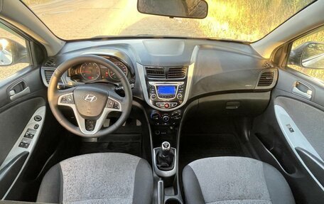 Hyundai Solaris II рестайлинг, 2013 год, 530 000 рублей, 16 фотография