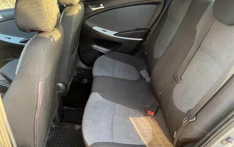 Hyundai Solaris II рестайлинг, 2013 год, 530 000 рублей, 19 фотография