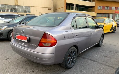 Toyota Prius IV XW50, 1997 год, 380 000 рублей, 3 фотография