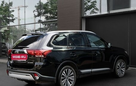 Mitsubishi Outlander III рестайлинг 3, 2019 год, 1 997 000 рублей, 5 фотография
