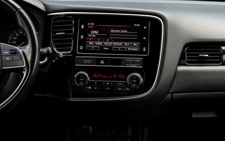 Mitsubishi Outlander III рестайлинг 3, 2019 год, 1 997 000 рублей, 12 фотография