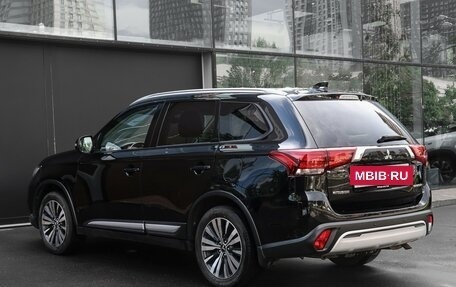 Mitsubishi Outlander III рестайлинг 3, 2019 год, 1 997 000 рублей, 7 фотография