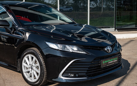 Toyota Camry, 2021 год, 2 400 000 рублей, 5 фотография