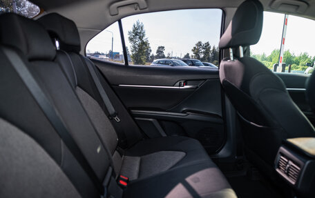 Toyota Camry, 2021 год, 2 400 000 рублей, 14 фотография