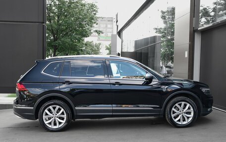 Volkswagen Tiguan II, 2019 год, 3 050 000 рублей, 4 фотография
