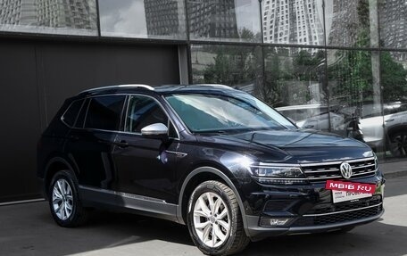 Volkswagen Tiguan II, 2019 год, 3 050 000 рублей, 3 фотография