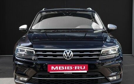Volkswagen Tiguan II, 2019 год, 3 050 000 рублей, 2 фотография