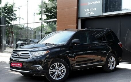 Toyota Highlander III, 2012 год, 1 650 000 рублей, 1 фотография