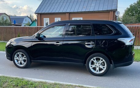 Mitsubishi Outlander III рестайлинг 3, 2013 год, 1 300 000 рублей, 7 фотография
