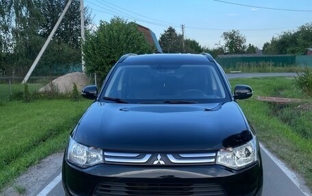 Mitsubishi Outlander III рестайлинг 3, 2013 год, 1 300 000 рублей, 8 фотография