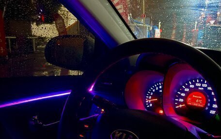 KIA Rio III рестайлинг, 2014 год, 900 000 рублей, 25 фотография