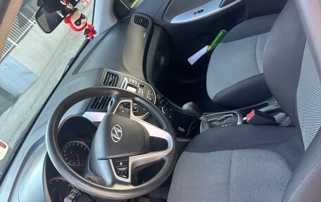 Hyundai Solaris II рестайлинг, 2014 год, 800 000 рублей, 5 фотография