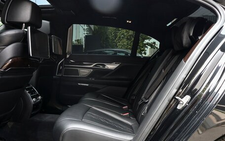 BMW 7 серия, 2017 год, 2 810 000 рублей, 10 фотография