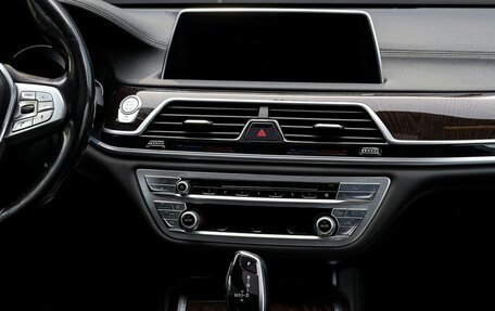 BMW 7 серия, 2017 год, 2 810 000 рублей, 14 фотография