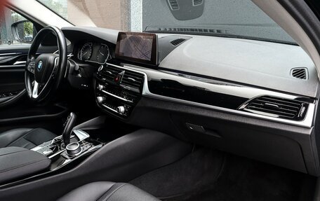 BMW 5 серия, 2020 год, 3 300 000 рублей, 10 фотография