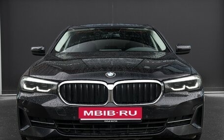 BMW 5 серия, 2020 год, 3 300 000 рублей, 2 фотография