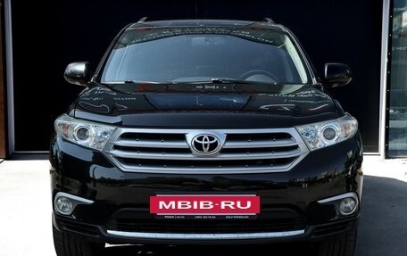 Toyota Highlander III, 2012 год, 1 650 000 рублей, 2 фотография