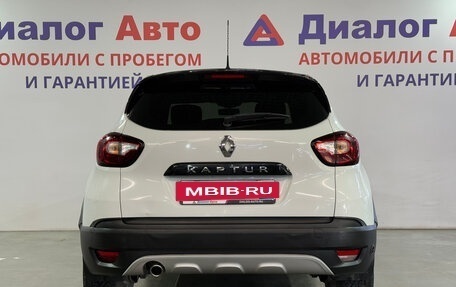 Renault Kaptur I рестайлинг, 2017 год, 1 047 000 рублей, 4 фотография