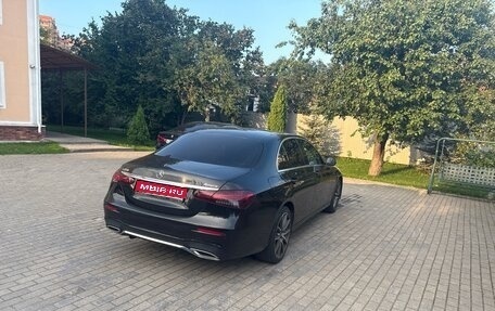 Mercedes-Benz E-Класс, 2021 год, 3 700 000 рублей, 1 фотография