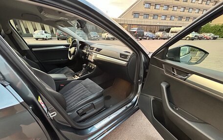 Skoda Superb III рестайлинг, 2017 год, 2 150 000 рублей, 25 фотография