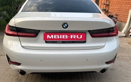 BMW 3 серия, 2019 год, 3 050 000 рублей, 3 фотография