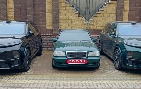 Mercedes-Benz C-Класс, 1998 год, 700 000 рублей, 2 фотография