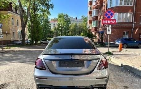 Mercedes-Benz E-Класс, 2018 год, 5 100 000 рублей, 5 фотография