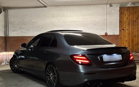 Mercedes-Benz E-Класс, 2018 год, 5 100 000 рублей, 22 фотография