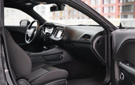 Dodge Challenger III рестайлинг 2, 2017 год, 3 100 000 рублей, 14 фотография