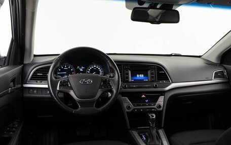 Hyundai Elantra VI рестайлинг, 2018 год, 1 790 000 рублей, 6 фотография