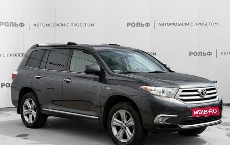 Toyota Highlander III, 2013 год, 2 137 000 рублей, 3 фотография