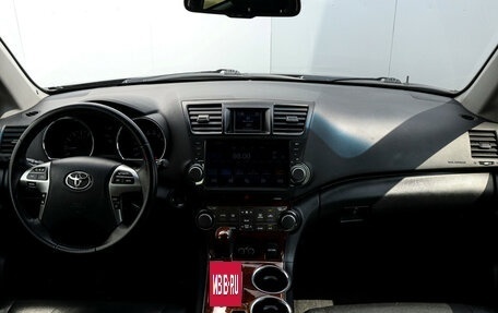Toyota Highlander III, 2013 год, 2 137 000 рублей, 11 фотография