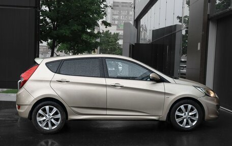 Hyundai Solaris II рестайлинг, 2011 год, 717 000 рублей, 4 фотография