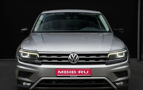 Volkswagen Tiguan II, 2019 год, 2 190 000 рублей, 2 фотография