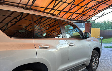 Toyota Land Cruiser Prado 150 рестайлинг 2, 2020 год, 4 750 000 рублей, 4 фотография