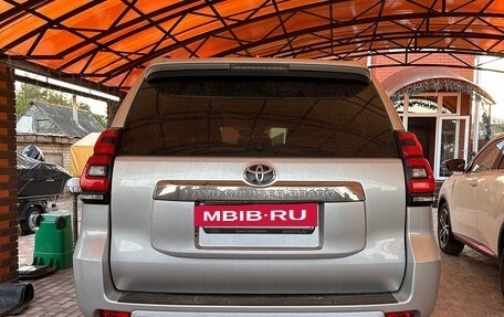 Toyota Land Cruiser Prado 150 рестайлинг 2, 2020 год, 4 750 000 рублей, 3 фотография