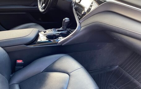 Toyota Camry, 2020 год, 2 270 000 рублей, 9 фотография