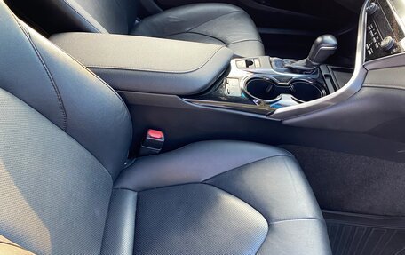 Toyota Camry, 2020 год, 2 270 000 рублей, 8 фотография