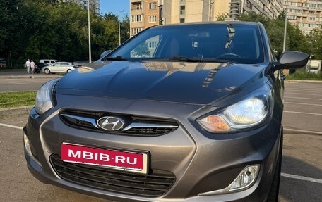 Hyundai Solaris II рестайлинг, 2013 год, 700 000 рублей, 1 фотография