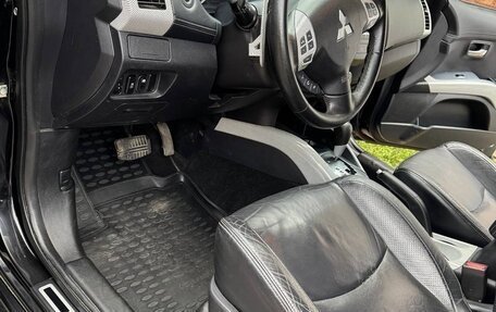 Mitsubishi Outlander III рестайлинг 3, 2011 год, 1 060 000 рублей, 6 фотография