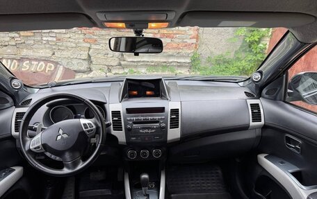 Mitsubishi Outlander III рестайлинг 3, 2011 год, 1 060 000 рублей, 4 фотография