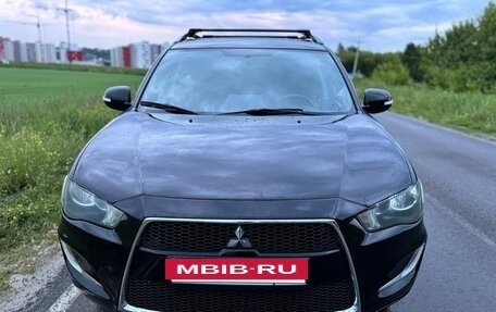 Mitsubishi Outlander III рестайлинг 3, 2011 год, 1 060 000 рублей, 11 фотография