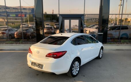 Opel Astra J, 2013 год, 890 000 рублей, 4 фотография