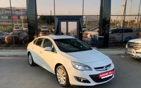 Opel Astra J, 2013 год, 890 000 рублей, 2 фотография