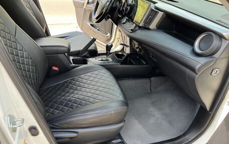 Toyota RAV4, 2017 год, 2 150 000 рублей, 11 фотография