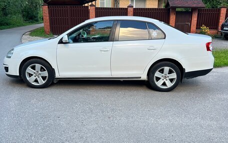 Volkswagen Jetta VI, 2010 год, 740 000 рублей, 3 фотография