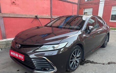Toyota Camry, 2021 год, 3 400 000 рублей, 2 фотография